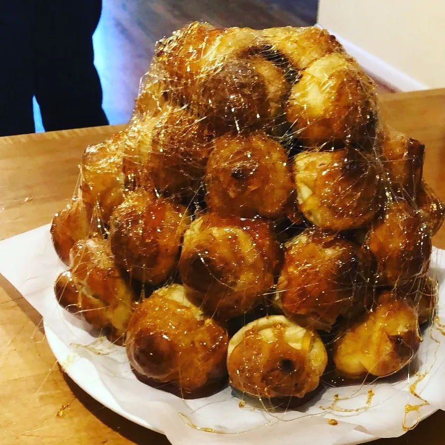 Croquembouche